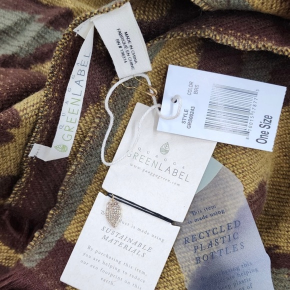 NWT QUAGGA GREEN LABEL SHAWL/SCARF AND BRACELET - Picture 3 of 5
